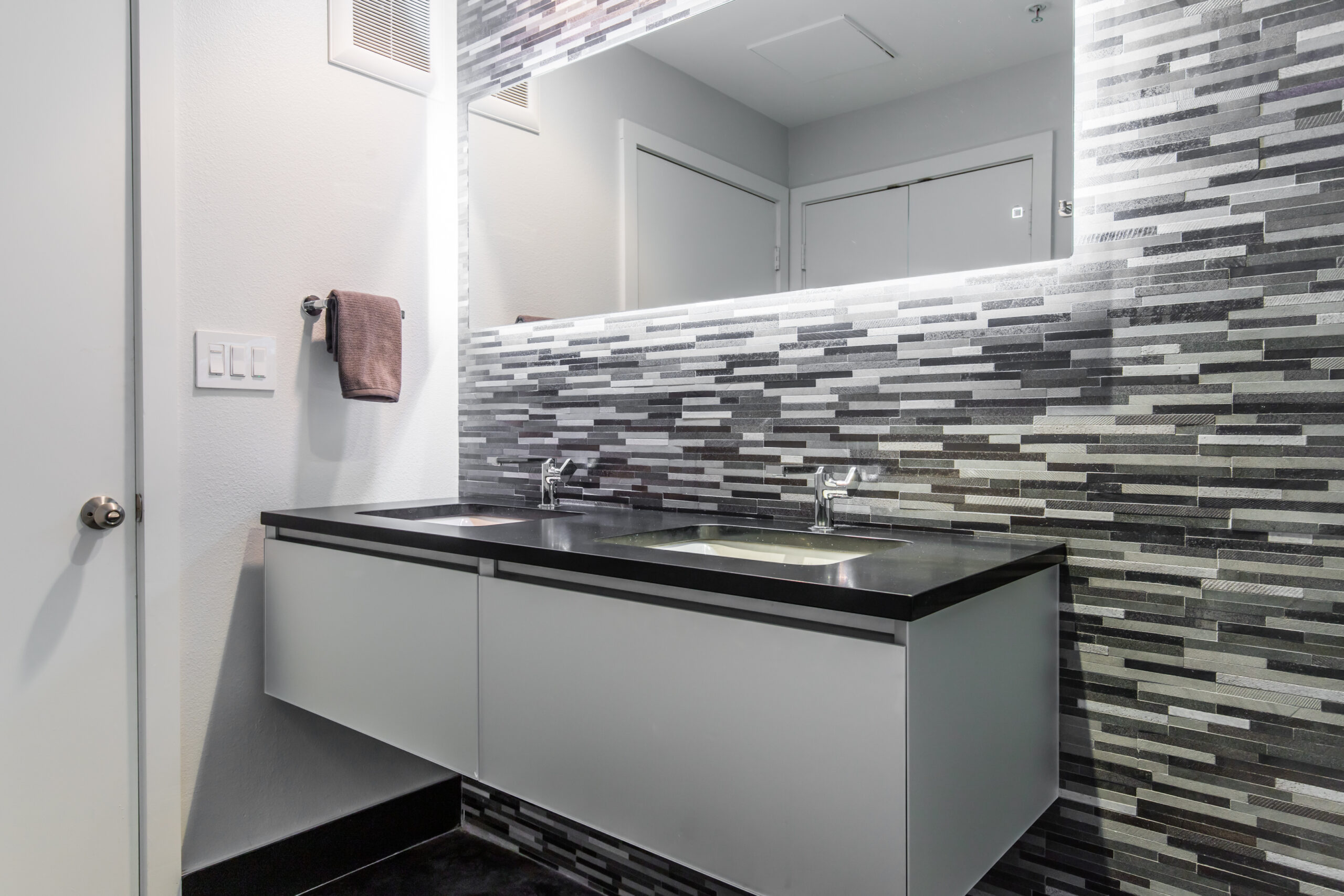White Bathroom Vanity New Builder Craft by StyleCraft Cabinets Tx StyleCraft Cabinets Dallas White Bathroom Vanity New Builder Craft by StyleCraft Cabinets Tx StyleCraft Cabinets Dallas