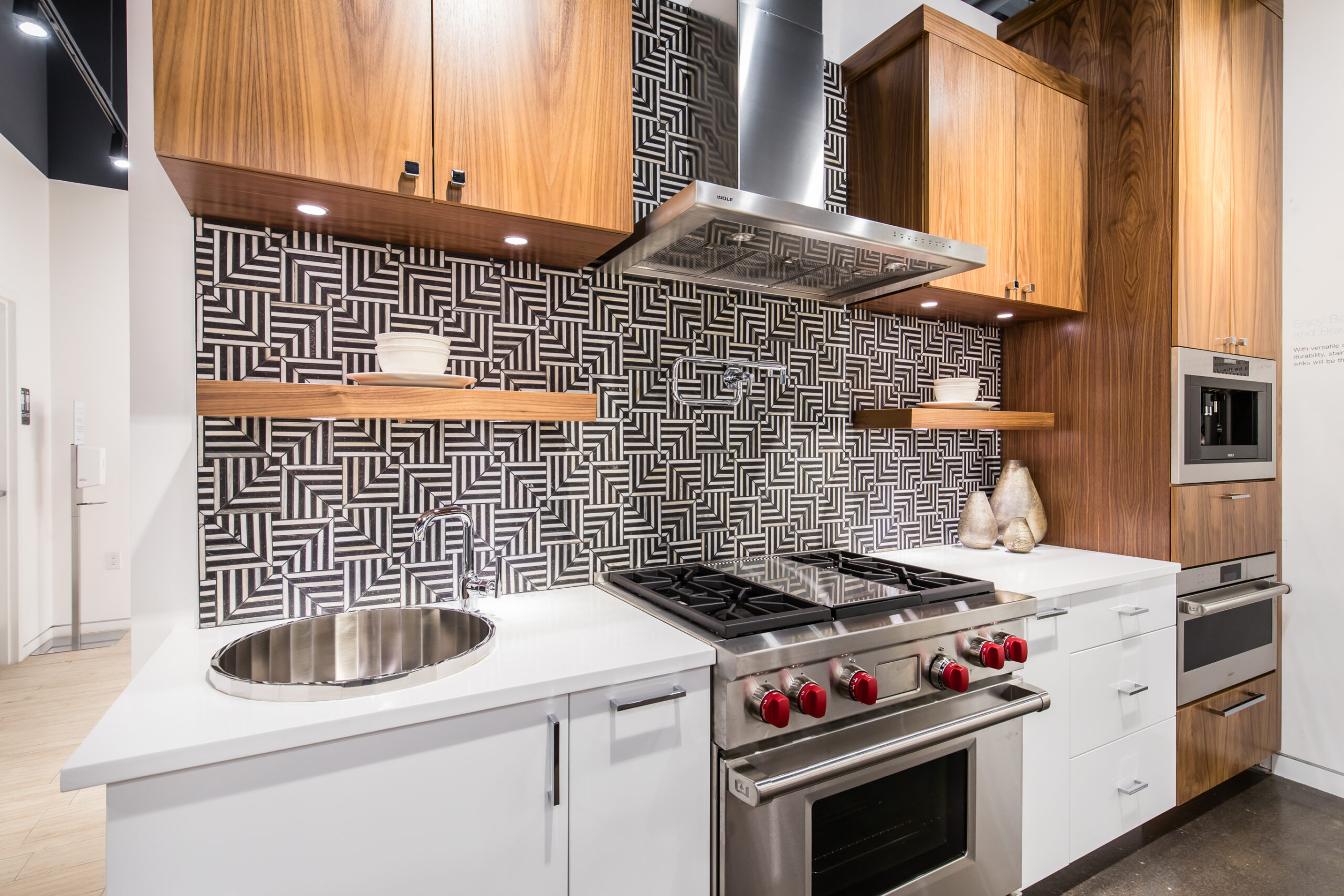 White Shaker Kitchen Cabinets by StyleCraft Cabinets Dallas White Shaker Kitchen Cabinets by StyleCraft Cabinets Dallas